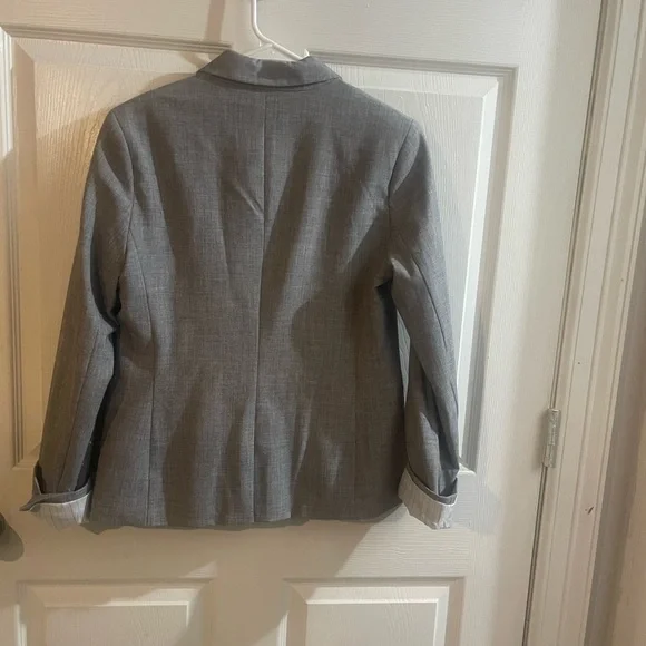 Banana Republic Light Gray Blazer - Picture 7 of 9